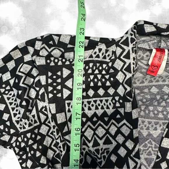 Geometric Cardigan - Picture 5 of 7